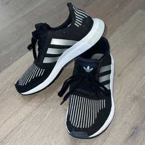 Adidas tennis shoes
